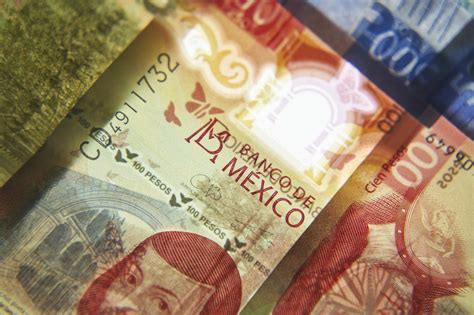 600 Mexican pesos to US dollars .